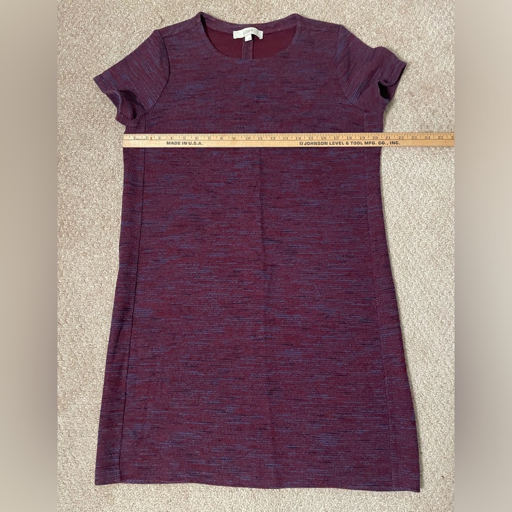 Loft burgundy short sleeve tweed like shift dress.   Size Large